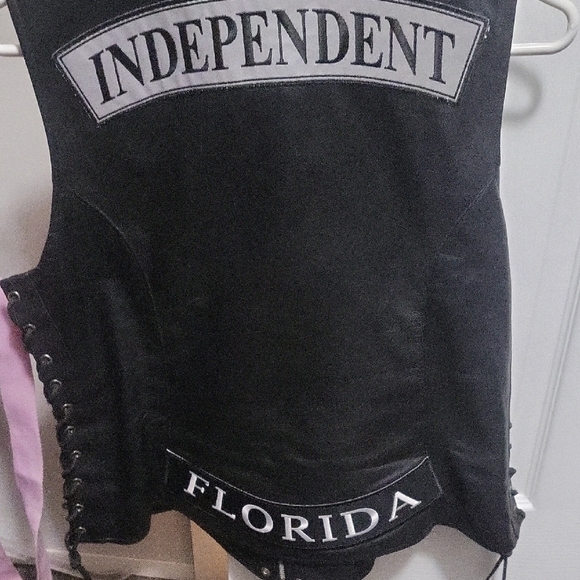 Black Leather Vest with Zipper and Studs​ - Picture 2 of 14